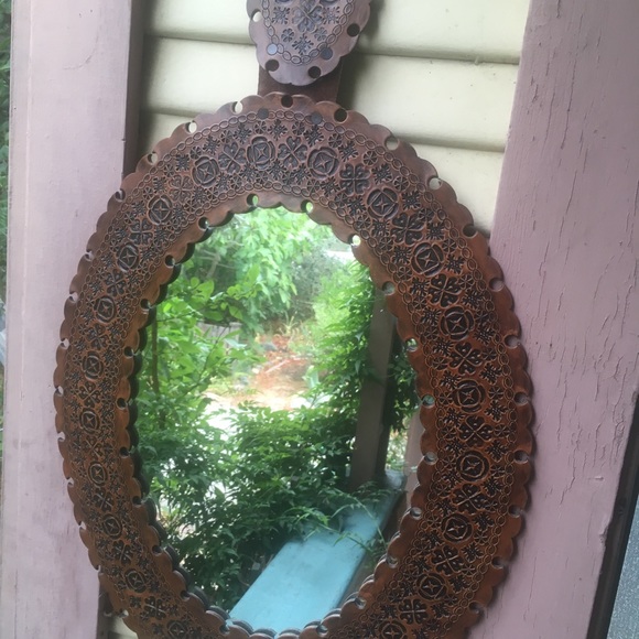 Leather framed mirror - Picture 3 of 4